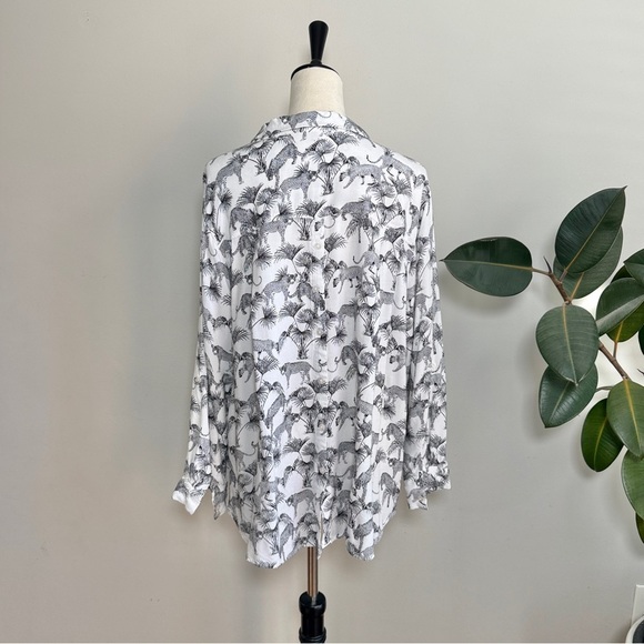 Jane and Delancy Long Sleeve Button Up Tropical Cheetah Print Shirt 1X - Picture 4 of 7